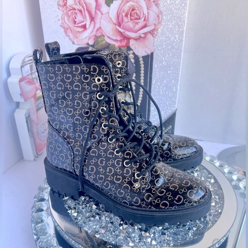 Guess Y2k Logo Combat Boots Lace-Up  women’s size 7